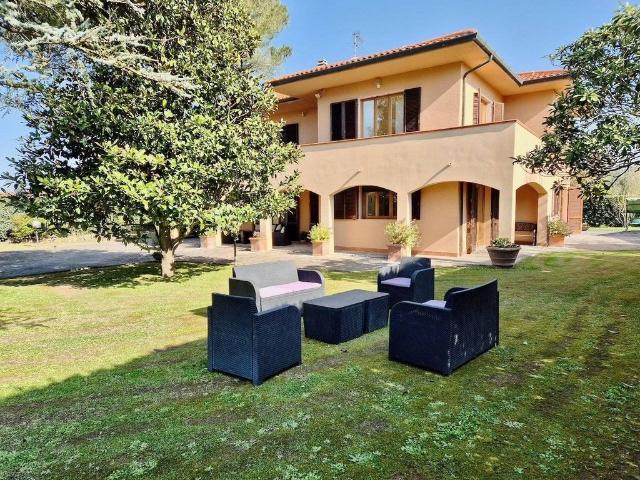 Villa Indipendente in vendita a Crespina Lorenzana, Crespina