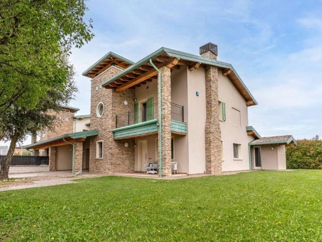 Villa Indipendente in vendita a Carpenedolo, Lombardia