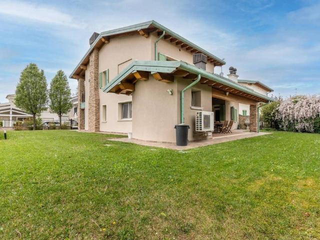 Villa Indipendente in vendita a Carpenedolo, Lombardia