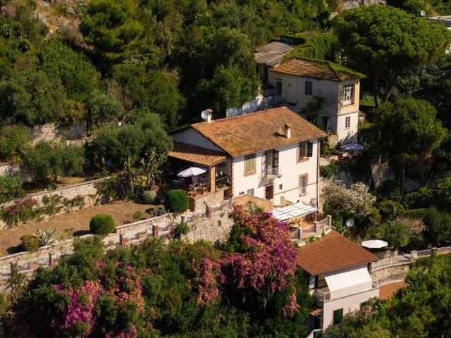 Villa Indipendente in vendita a Terracina, Lazio