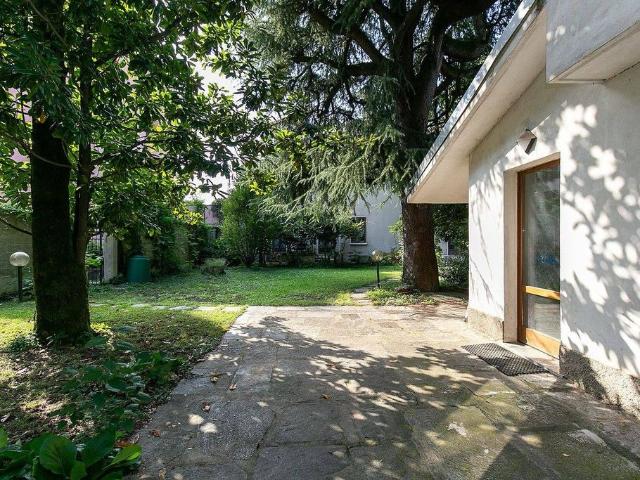 Villa Indipendente in vendita a Santuario, Saronno
