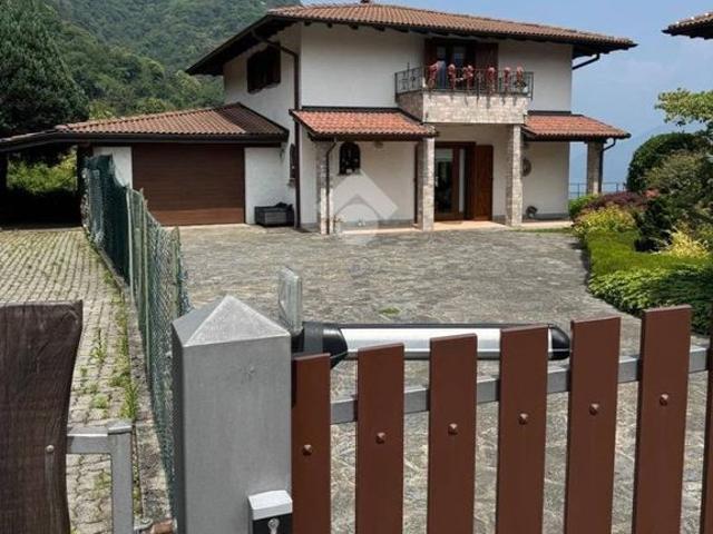 Villa Indipendente in vendita a Biazzeno, Dizzasco