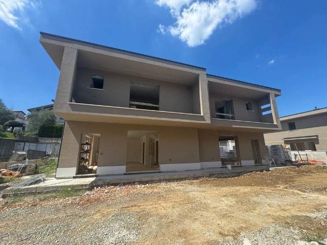 Villa Indipendente in vendita a Lurago D'erba, Lombardia