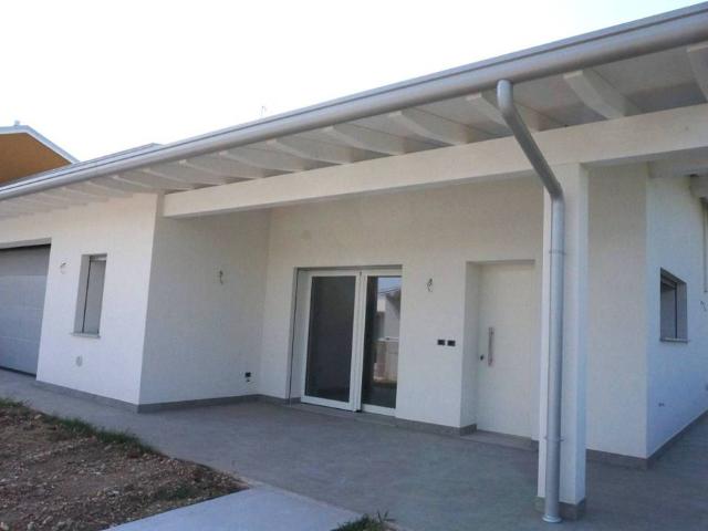 Villa Indipendente in vendita a Torre, Pordenone