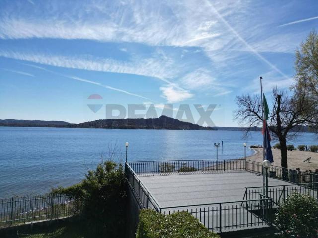 Villa Indipendente in vendita a Villa Lesa, Piemonte