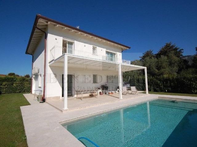 Villa Indipendente in vendita a Tonfano, Toscana