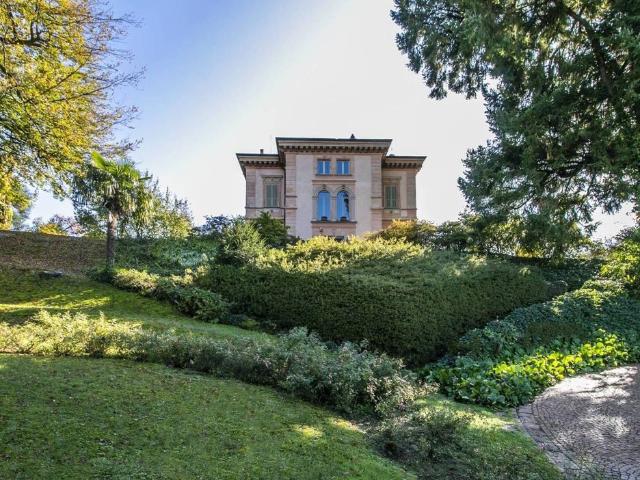 Villa Indipendente in vendita a Albiolo, Lombardia