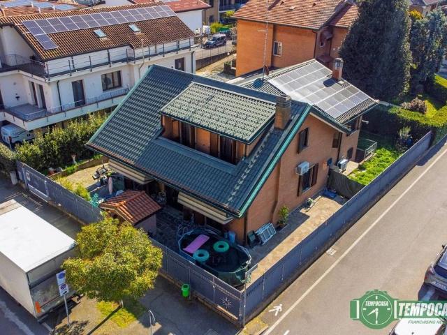 Villa Indipendente in vendita a Melegnano, Lombardia