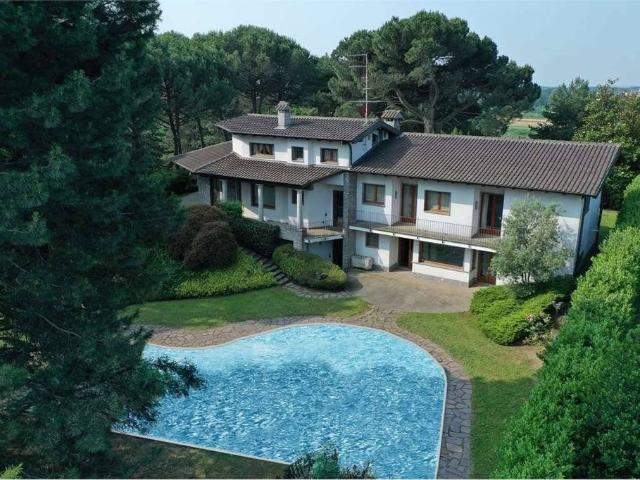 Villa Indipendente in vendita a Solbiate con Cagno, Solbiate Comasco