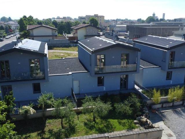 Villa Indipendente in vendita a Telgate, Lombardia