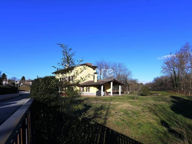 Villa Indipendente in vendita a Buttrio, Friuli-Venezia Giulia