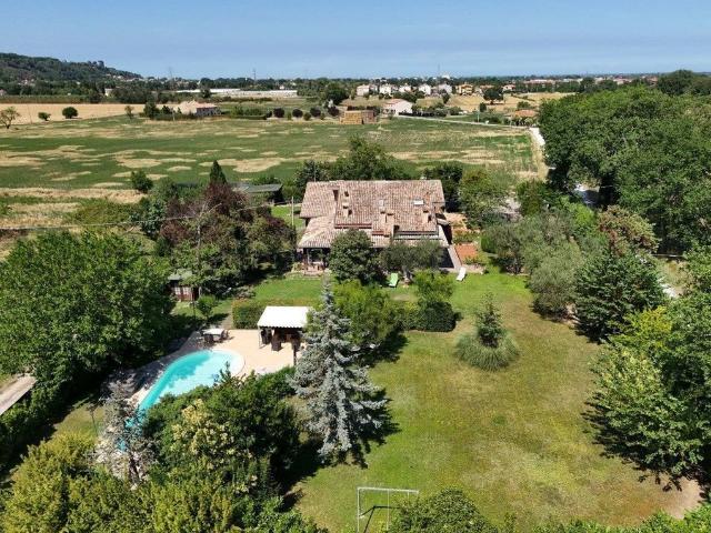 Villa Indipendente in vendita a Marche, Pesaro E Urbino