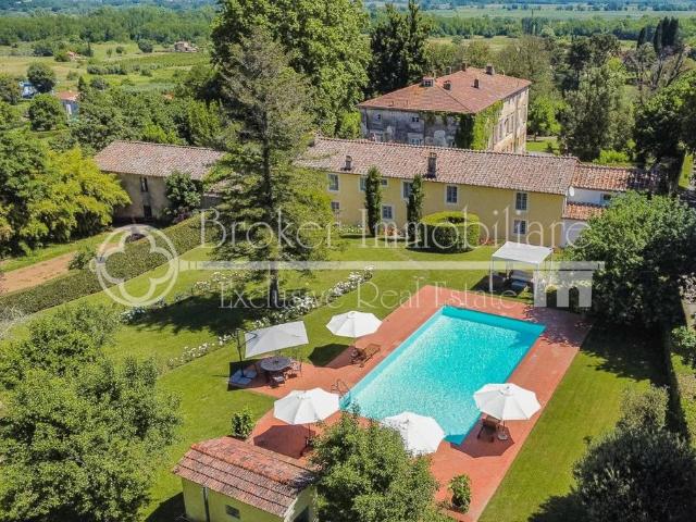 Villa Indipendente in vendita a Capannori, Toscana