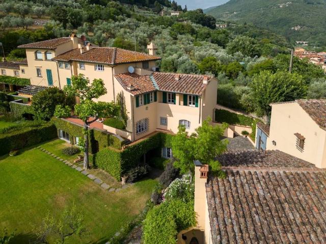 Villa Indipendente in vendita a La Torricella, Prato