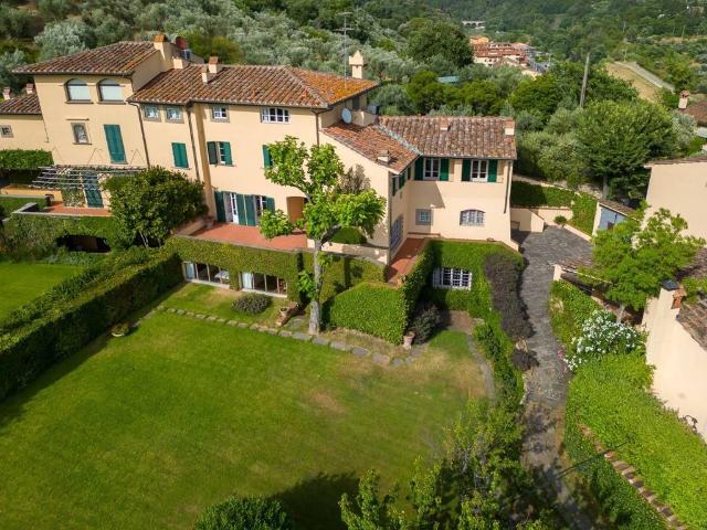 Villa Indipendente in vendita a La Torricella, Prato