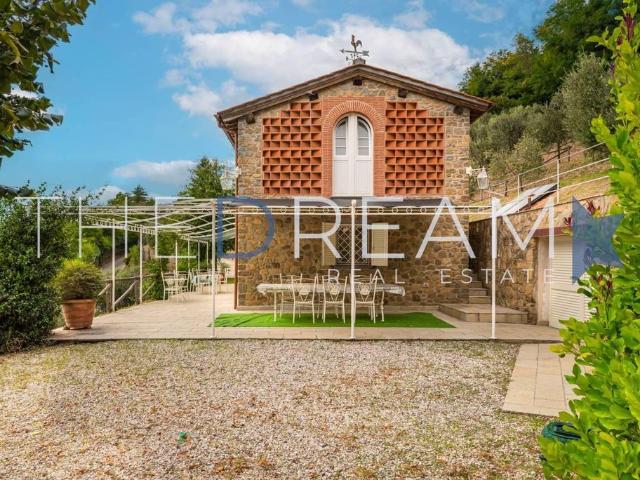 Villa Indipendente in vendita a Capannori, Toscana