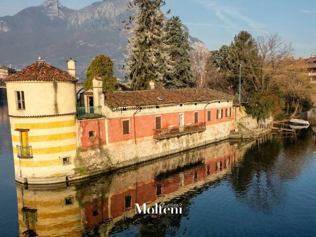 Villa Indipendente in vendita a Pescarenico, Lecco