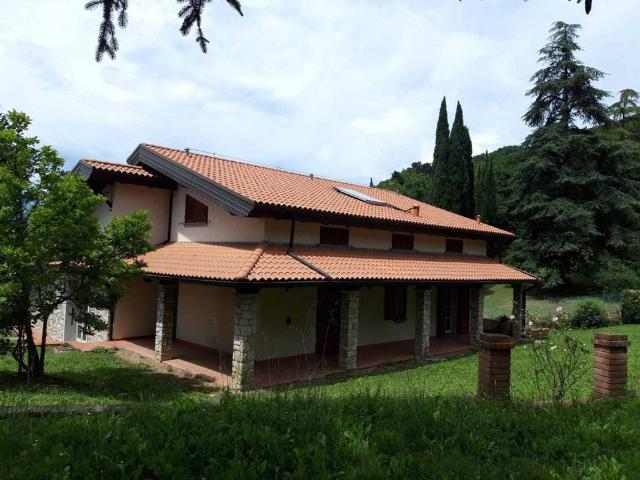 Villa Indipendente in vendita a Sofignano, Vaiano
