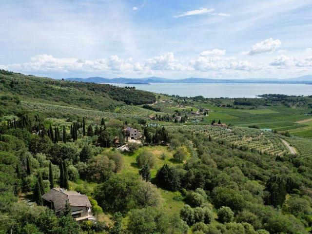 Villa Indipendente in vendita a Passignano Sul Trasimeno, Umbria