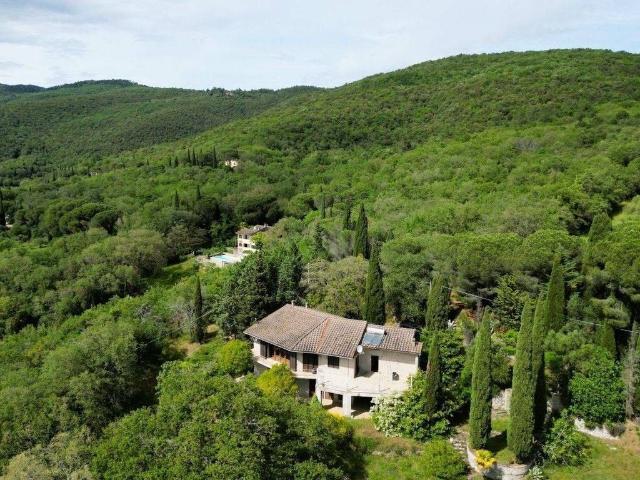 Villa Indipendente in vendita a Passignano Sul Trasimeno, Umbria