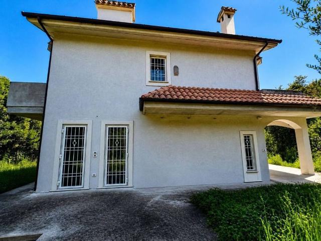 Villa Indipendente in vendita a Marche, Ascoli Piceno