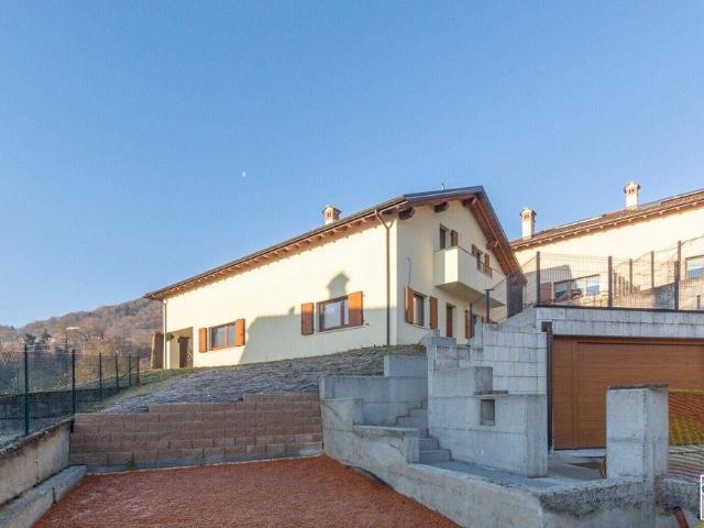 Villa Indipendente in vendita a Pedavena, Veneto