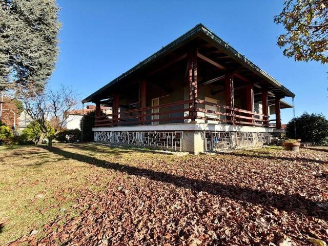 Villa Indipendente in vendita a Luisago, Lombardia