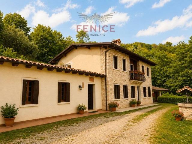 Villa Indipendente in vendita a Cavaso del Tomba, Possagno