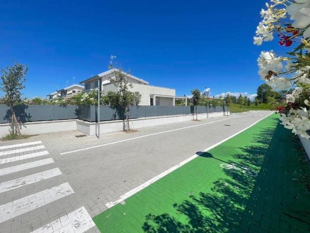 Villa Indipendente in vendita a Lugana, Sirmione