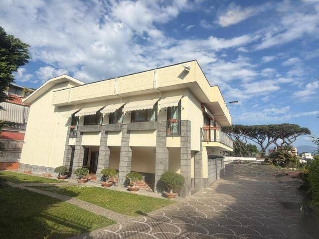 Villa Indipendente in vendita a Camaldoli della Torre, Torre Del Greco