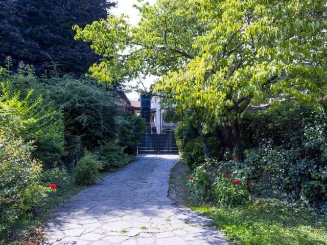 Villa Indipendente in vendita a Comunità Montana del Piambello, Besano