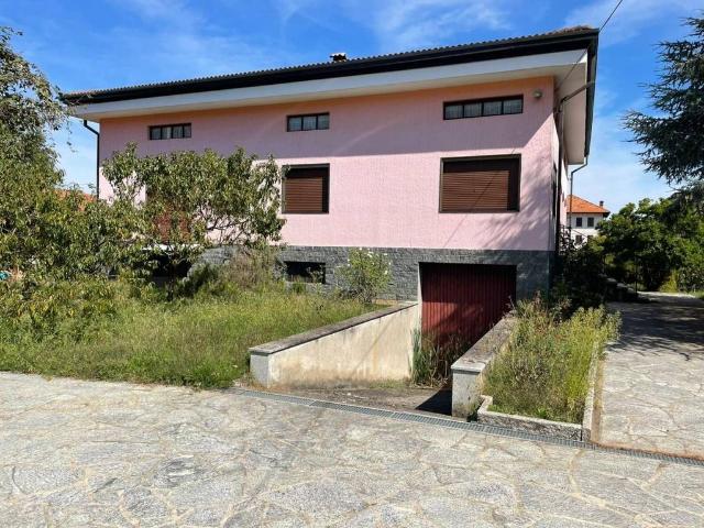 Villa Indipendente in vendita a Lozzolo, Vercelli