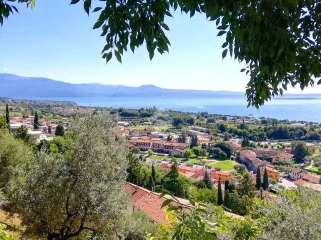 Villa Indipendente in vendita a Padenghe Sul Garda, Lombardia