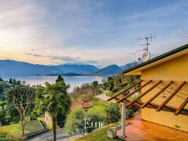 Villa Indipendente in vendita a Comunità Montana Valli del Verbano, Laveno Mombello