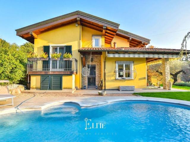 Villa Indipendente in vendita a Cardana, Besozzo