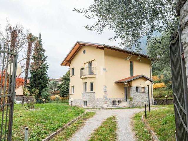 Villa Indipendente in vendita a Riva, Trento