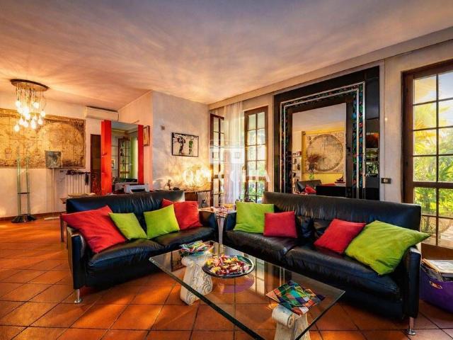 Villa Indipendente in vendita a Lugana, Sirmione