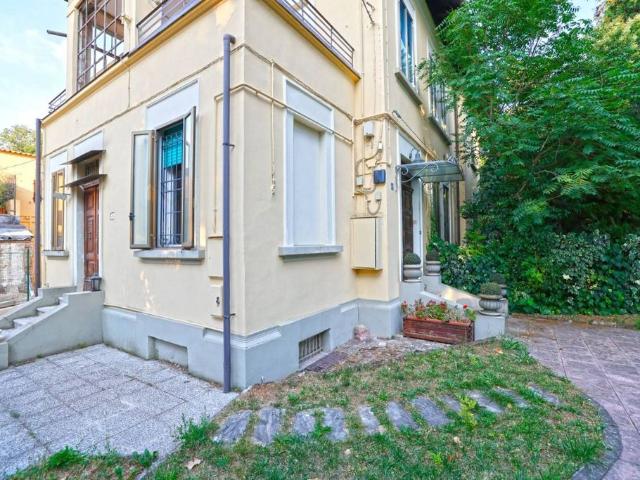 Villa Indipendente in vendita a San Donato-San Vitale, Bologna