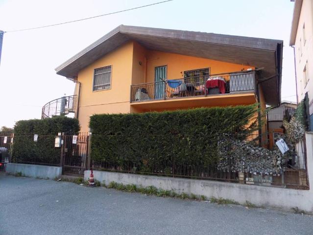 Villa Indipendente in vendita a Mozzo, Lombardia