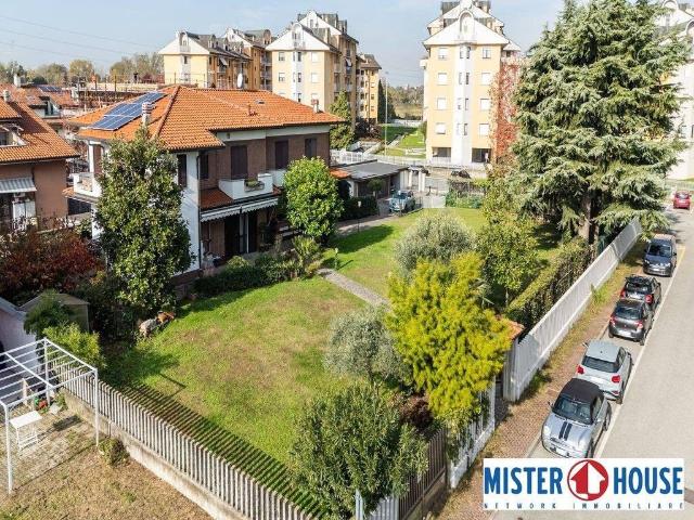 Villa Indipendente in vendita a Muggiò, Lombardia