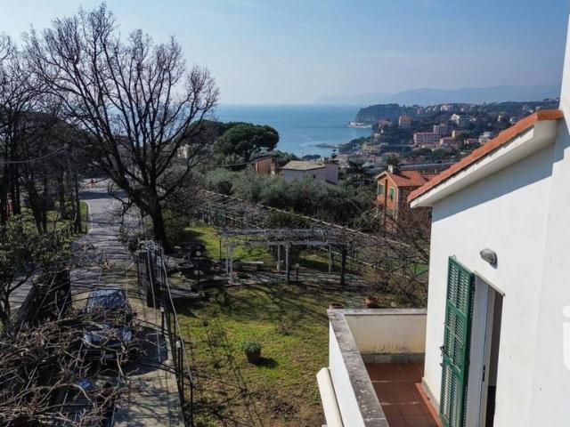 Villa Indipendente in vendita a Costa, Celle Ligure