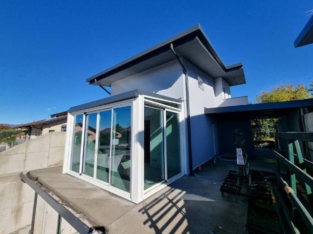 Villa Indipendente in vendita a Barzanò, Lombardia