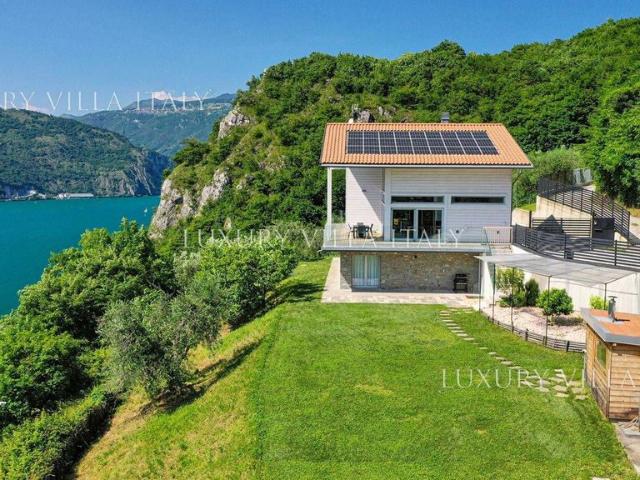 Villa Indipendente in vendita a Comunità montana del Sebino bresciano, Marone