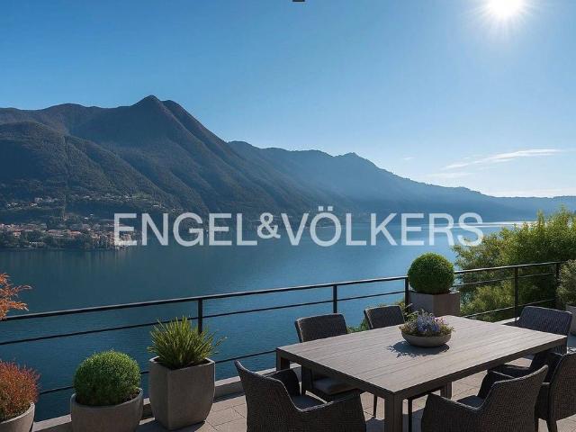 Villa Indipendente in vendita a Moltrasio, Lombardia