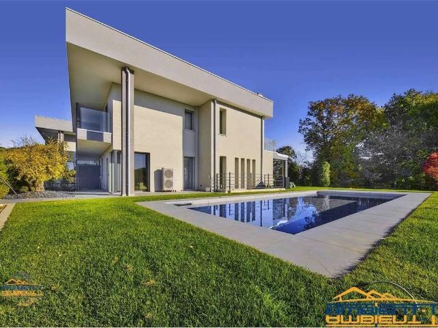 Villa Indipendente in vendita a Quattro Strade, Montevecchia