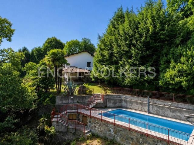 Villa Indipendente in vendita a Comunità Montana Valli del Verbano, Maccagno