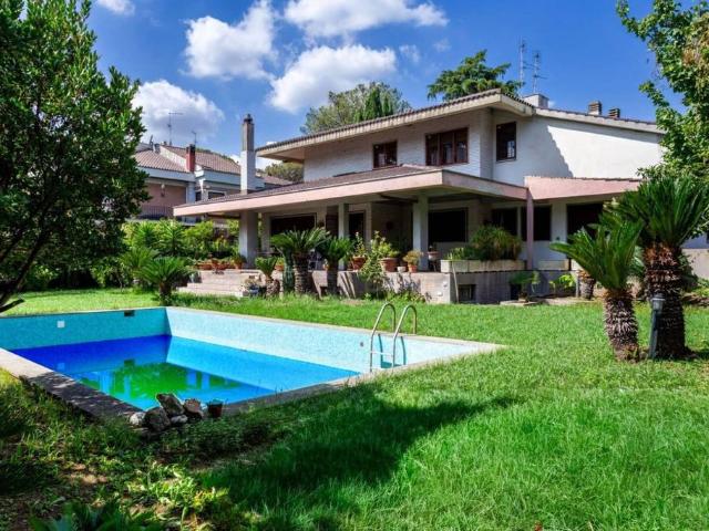 Villa Indipendente in vendita a Spinaceto, Roma Capitale