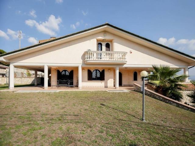 Villa Indipendente in vendita a Santa Lucia, Fonte Nuova