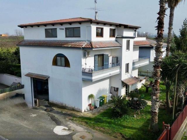 Villa Indipendente in vendita a Grotta dell'Olmo, Giugliano In Campania