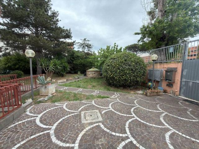 Villa Indipendente in vendita a Municipio Roma IX, Roma Capitale